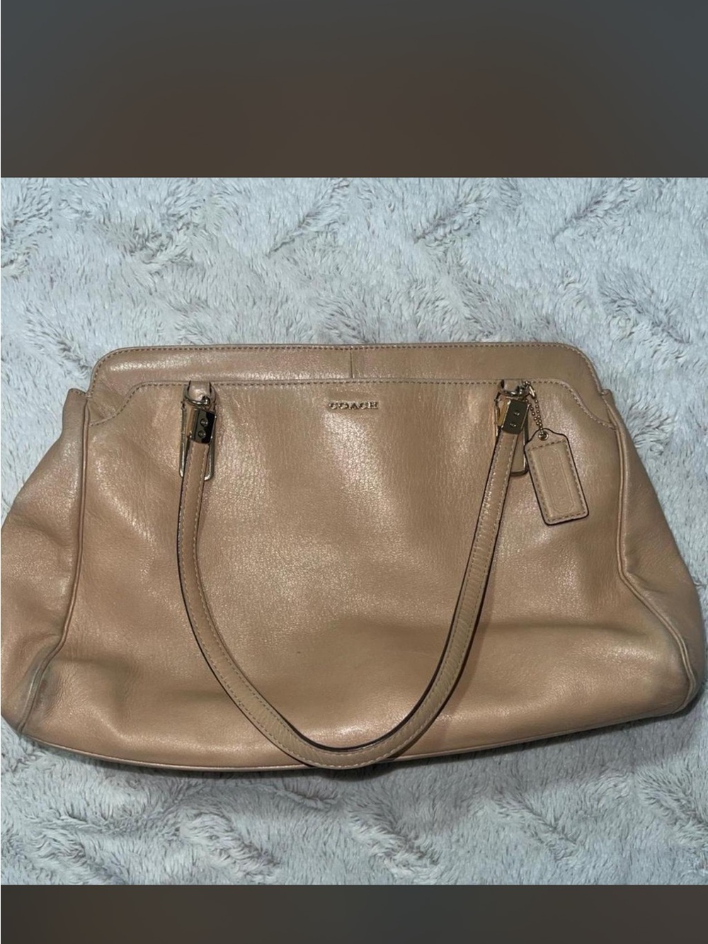 Coach Pebble Leather Shoulder carry all in Beige
